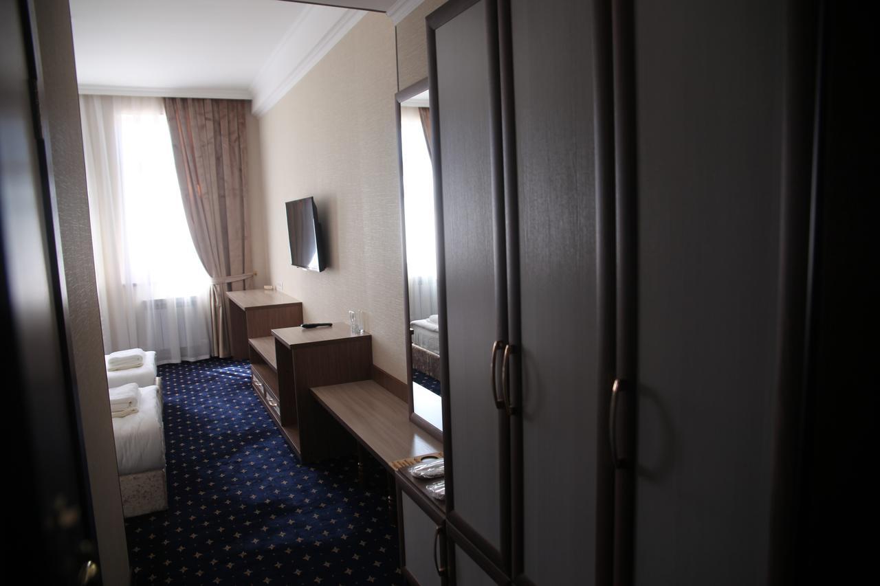 Hotel Khanaka Turkistan Buitenkant foto