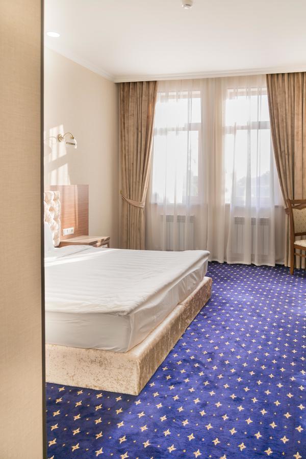Hotel Khanaka Turkistan Buitenkant foto